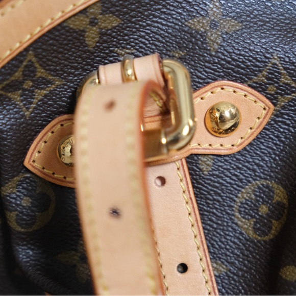 LOUIS VUITTON TIVOLI GM IN MONOGRAM - Picture 3 of 16